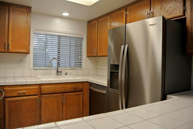 Building Photo - 3Bed/2Bath Condo In Calavera Hills~ Fairfield