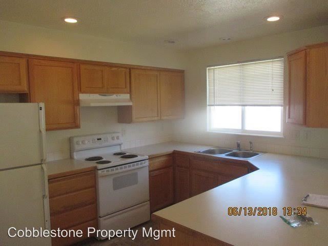 Building Photo - 2 br, 1.5 bath Apartment - 3010 W Madison