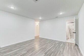 Building Photo - 3715 Heatherbloom Dr