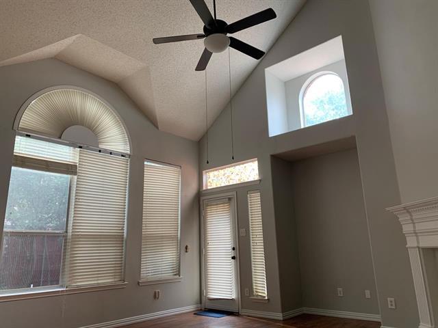 Foto del edificio - 2028 Fox Glen Dr