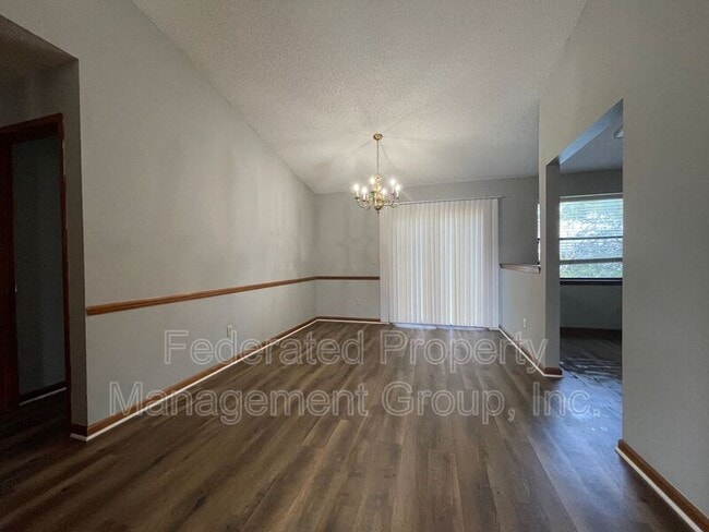 Foto del edificio - 13326 Currituck Dr N