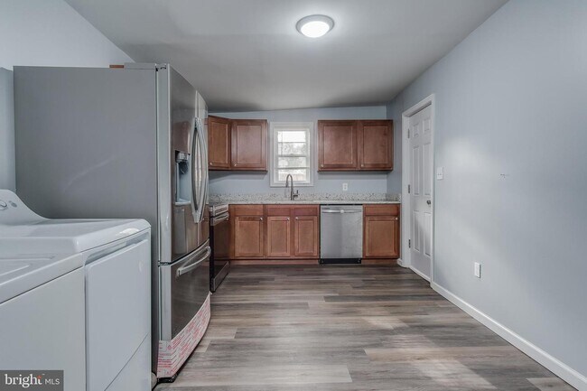 Building Photo - 432 Jonathan St