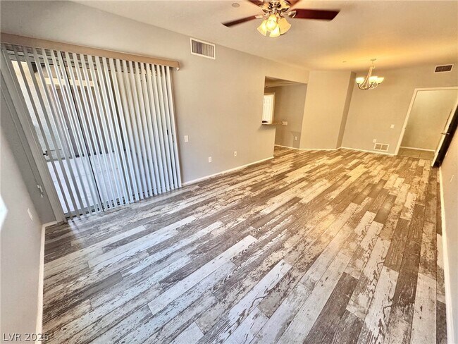 Building Photo - 6868 Sky Pointe Dr