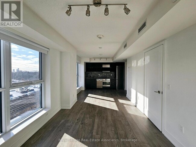 Building Photo - 9 Mabelle Ave