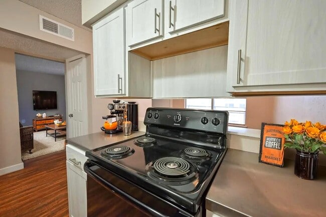 Building Photo - Buffalo Run