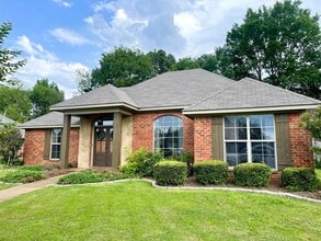 Building Photo - 127 Millhouse Drive