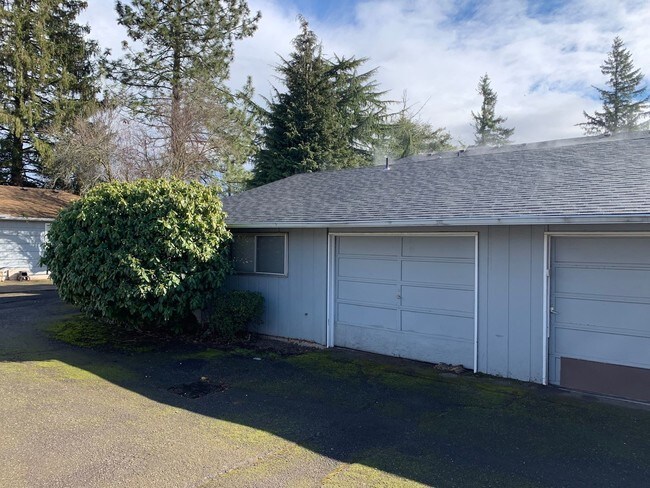Foto del edificio - 2 br, 1 bath House - 221 SE 148th Ave