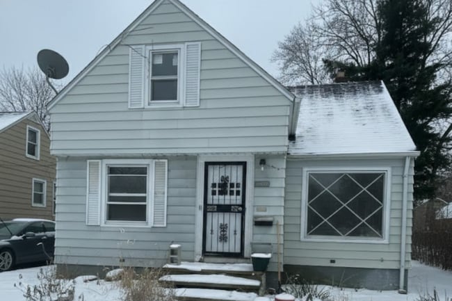 Photo - 18406 Lewis Dr House