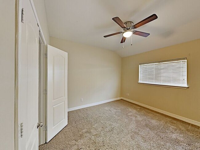 Foto del edificio - No Application Fees* $250.00 off 1st month...