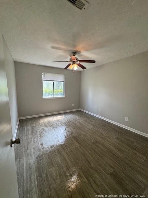 Foto del edificio - 823 Applewood Ln
