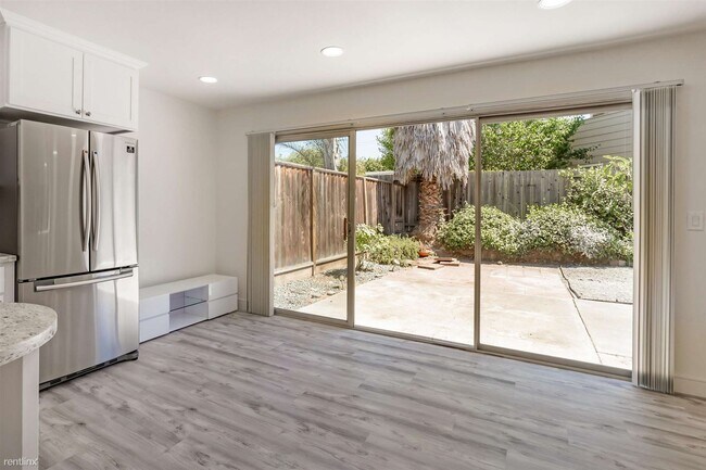 Building Photo - 2 br, 2 bath Duplex - 1316 Oxbow Court