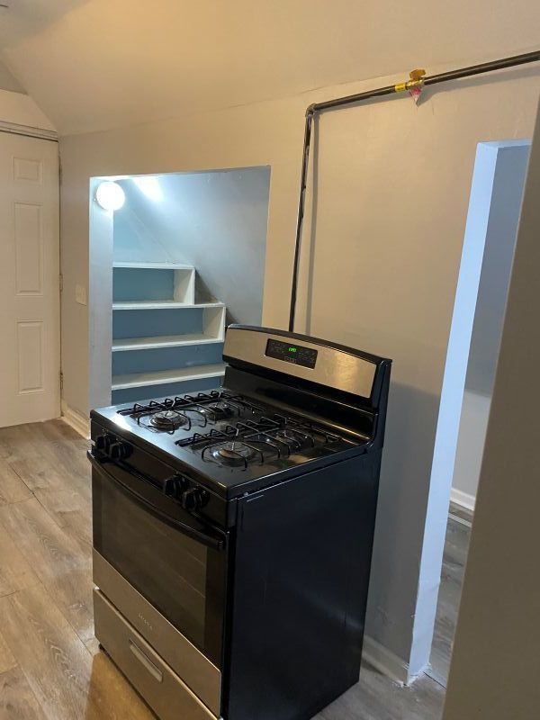 Building Photo - 1340 E 76th St