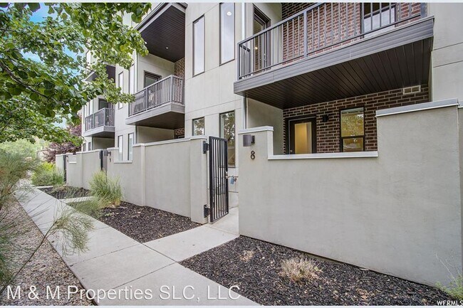 Building Photo - 2 br, 2.5 bath House - 315 W Reed Ave #8
