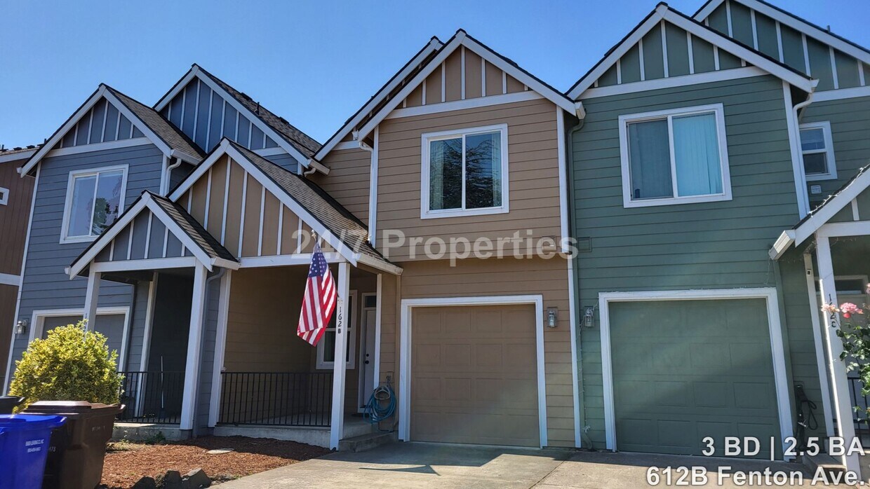 Primary Photo - Stylish and Modern 3 BD | 2.5 BA Home - Mo...