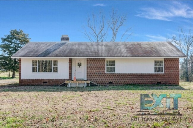 Building Photo - Freshly Updated Brick Home in Peaceful Country Setting – Freeman, VA