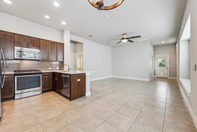 Building Photo - 5412 Gooding Dr