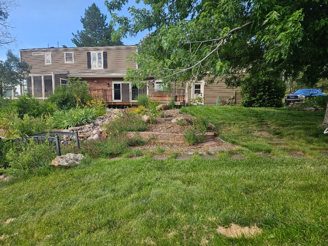 Building Photo - 10032 E Meadow Run