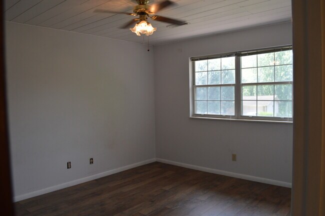 Building Photo - 2713 Shropshire Blvd