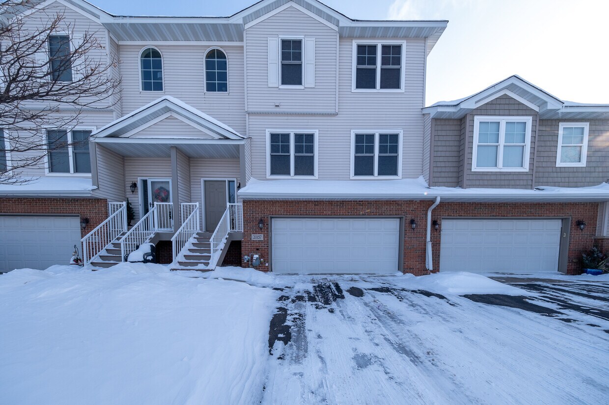 Primary Photo - 20157 Holister Ln