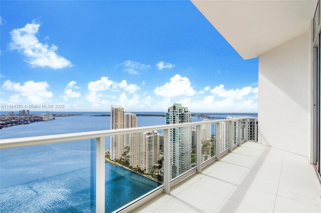 Foto del edificio - 300 S Biscayne Blvd