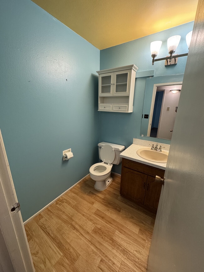 Building Photo - 1890 W 25th Ave