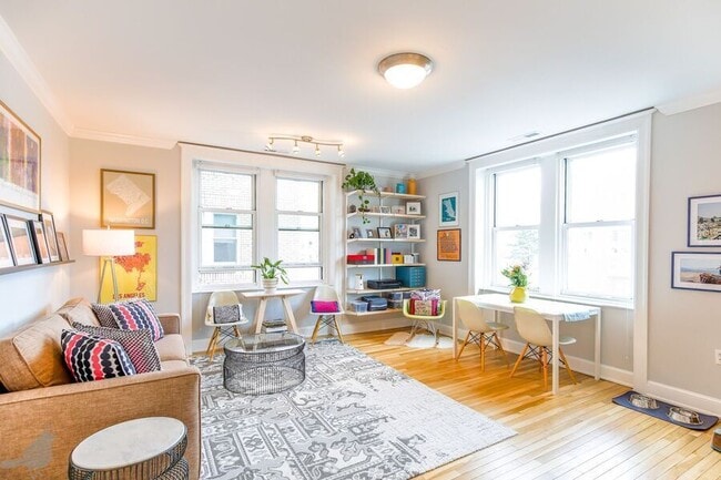 Photo - 1916 17th St NW House