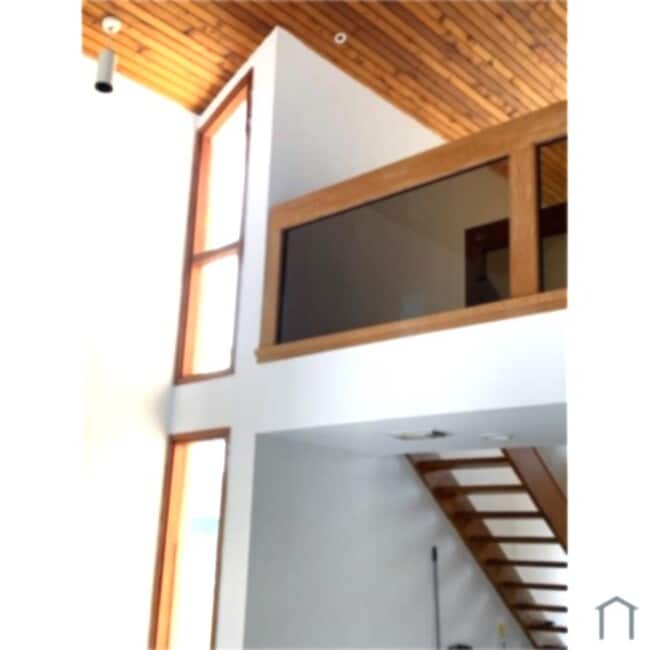 Building Photo - 1326 W 38th Pl