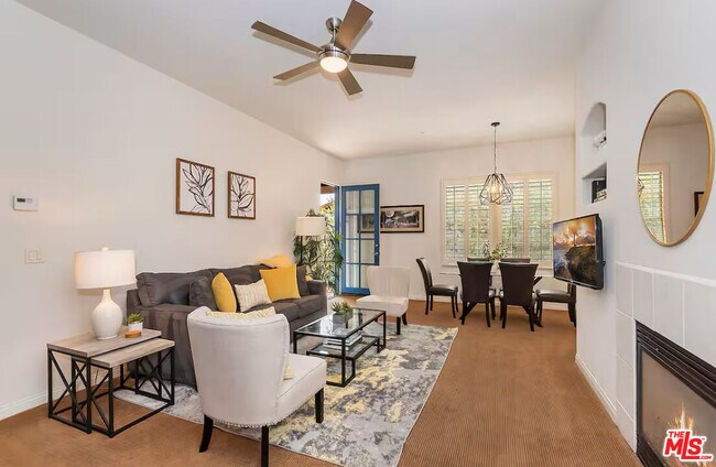 Building Photo - 48573 Classic Dr