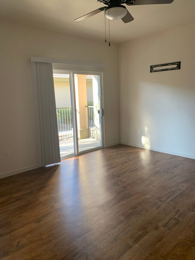 Foto del edificio - 6850 Sharlands Ave