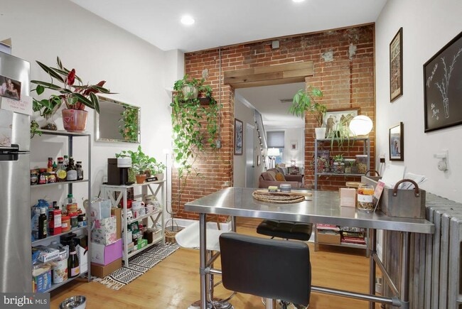 Building Photo - 412 Greenwich St