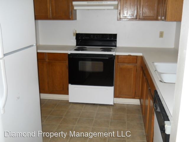 Building Photo - 3 br, 2.5 bath House - 10105 Los Altos Dr.