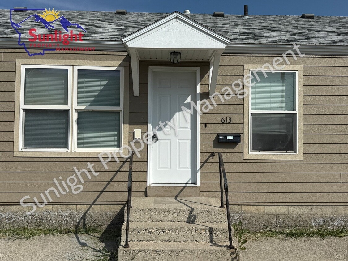 Primary Photo - Affordable 2 Bed 1 Bath Apartment For Rent...