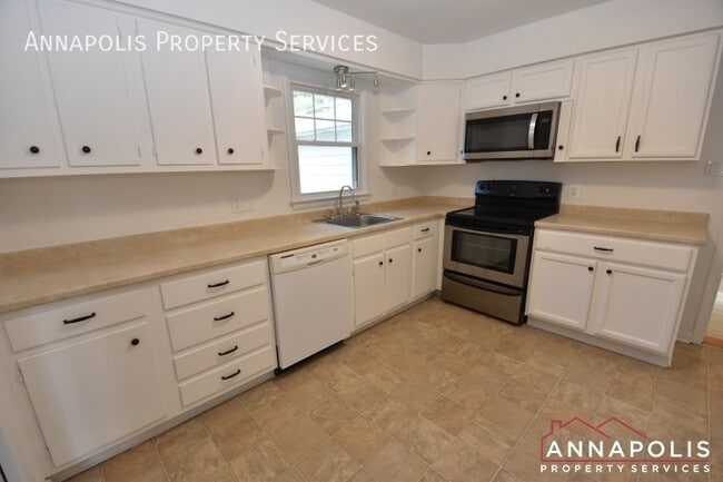 Building Photo - 708 Harness Creek View Dr