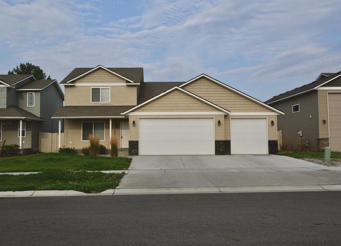 Primary Photo - 3301 N Kiernan Dr