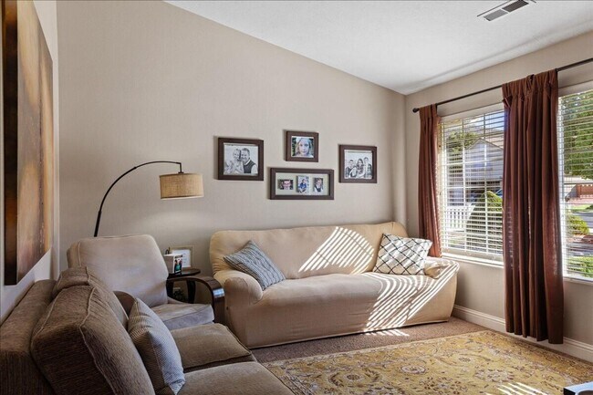 Foto del edificio - DON'S MISS THIS GEM!