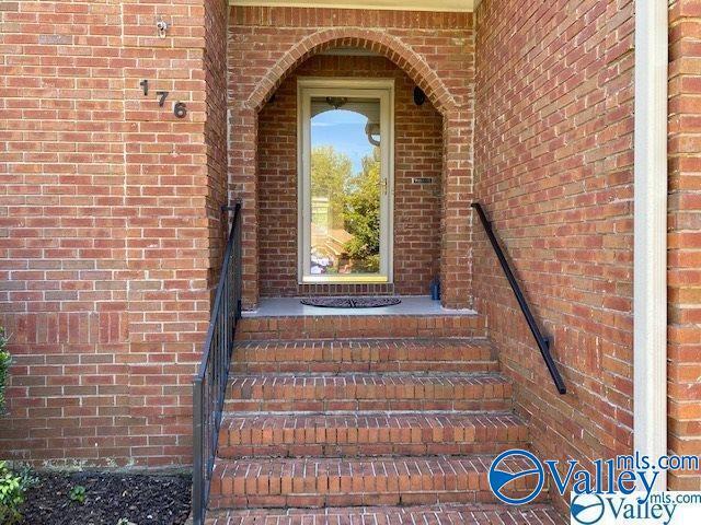 Building Photo - 176 Water Oak Dr