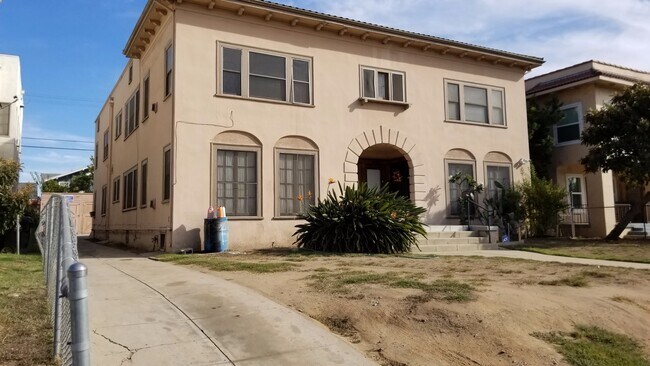 Building Photo - 1536 S Van Ness Ave