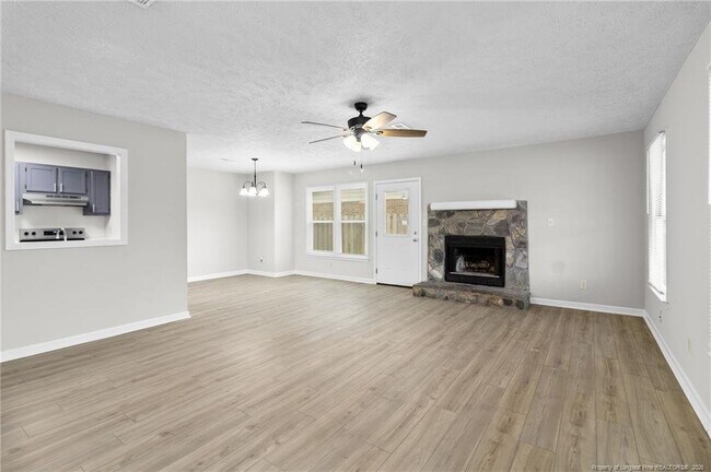 Foto del edificio - 5748 Pepperbush Dr