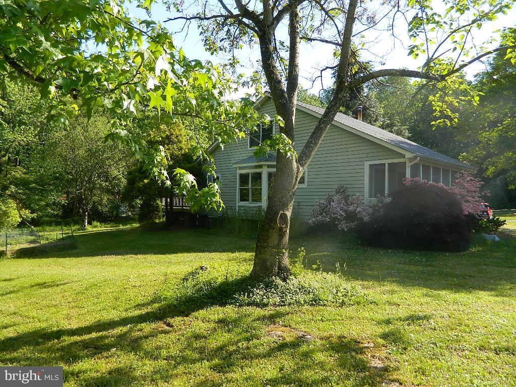 Primary Photo - 42422 Laurel Farm Rd
