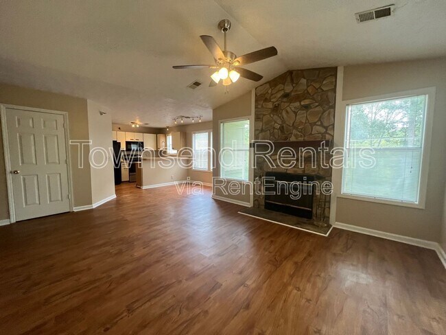 Building Photo - 950 Stewarts Creek Dr