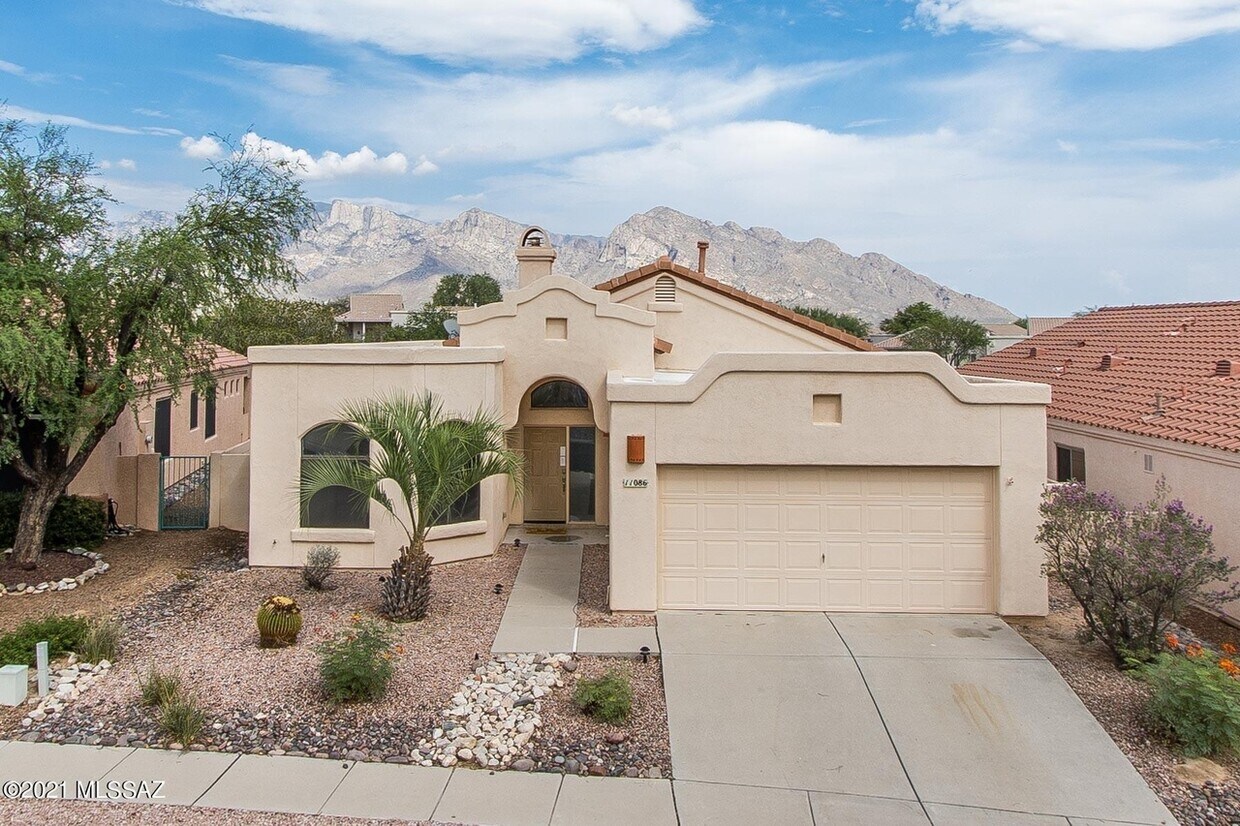Primary Photo - 11086 N Sand Pointe Dr