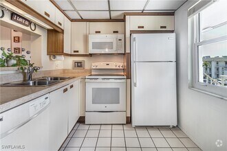Building Photo - 1624 Pine Valley Dr