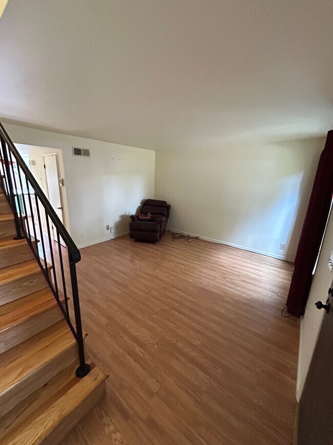 Building Photo - 854 Toiyabe Ct
