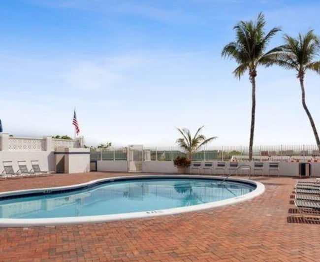Foto del edificio - 5313 Collins Ave