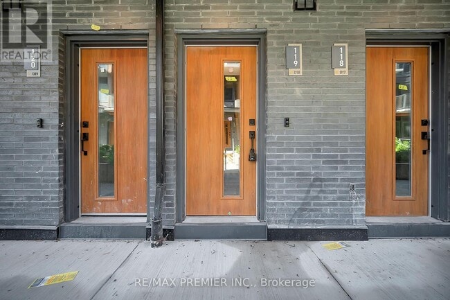 Building Photo - 69 Curlew Dr