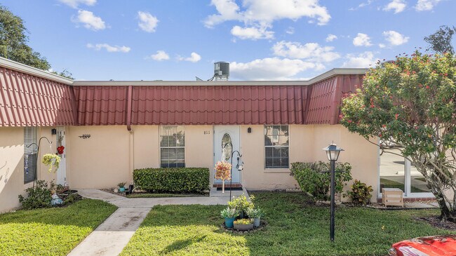 Foto del edificio - 811 Salem Ln