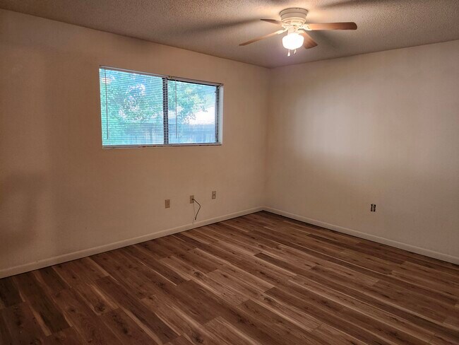 Dormitorio - 104 Post Oak Pl