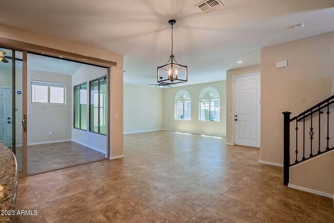 Building Photo - Beautiful Power Ranch House!!