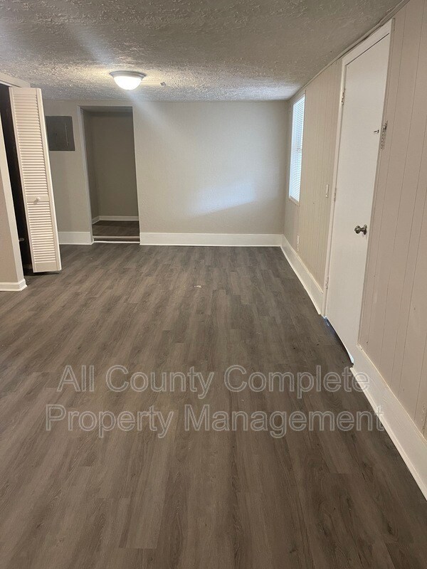 Foto del edificio - 2894 W 8th St