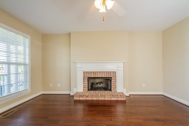 Building Photo - 1014 Persimmon Dr
